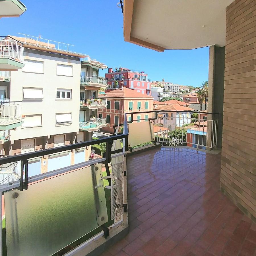 Casa Margherita, Centrale A Due Passi Dal Mare Bordighera Exterior photo