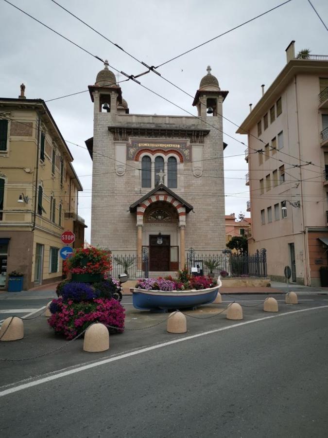Casa Margherita, Centrale A Due Passi Dal Mare Bordighera Exterior photo